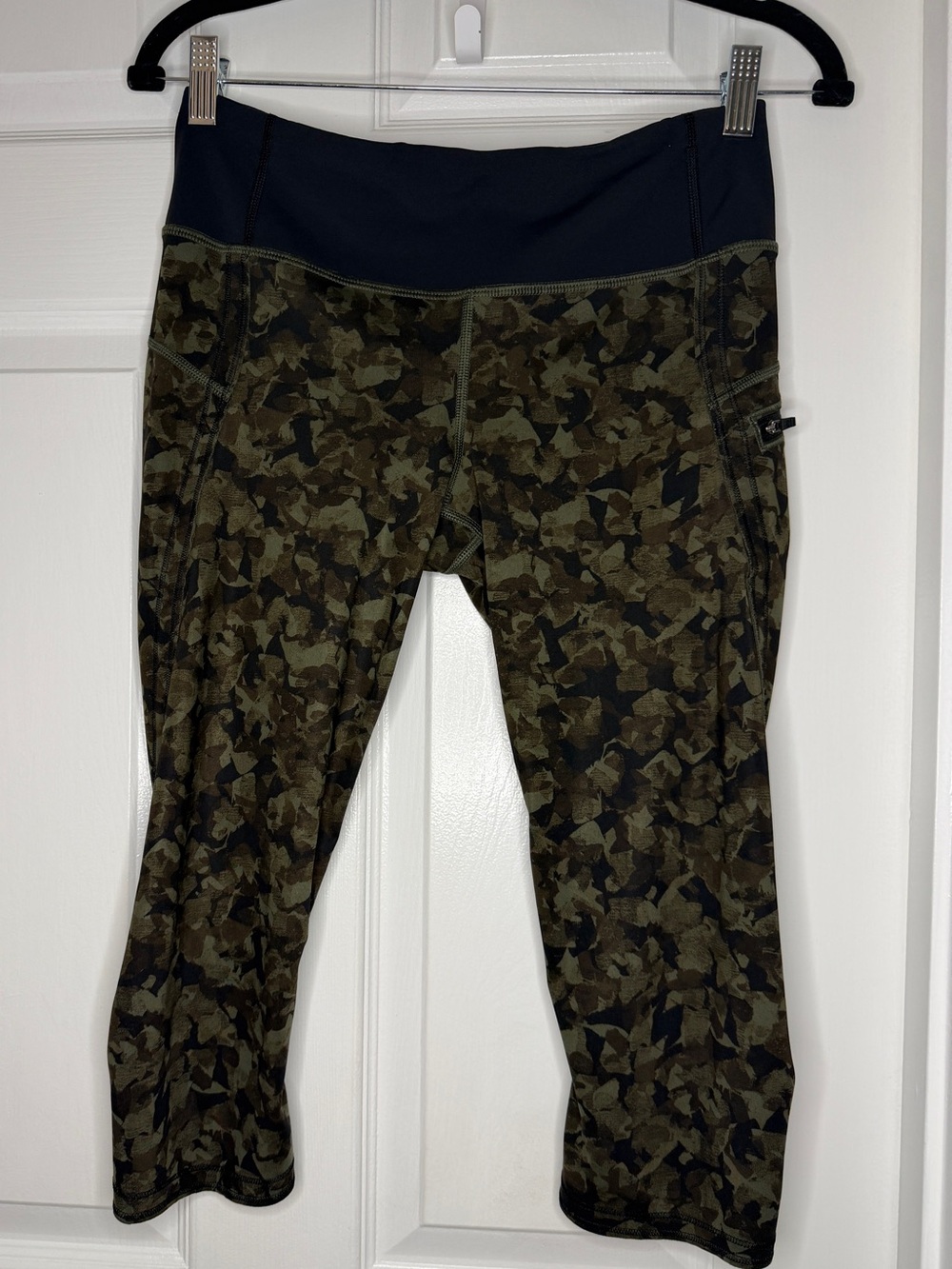 Lululemon Run: Top Speed Crop *Full-On Luxtreme - Mystic Jungle Fatigue Green